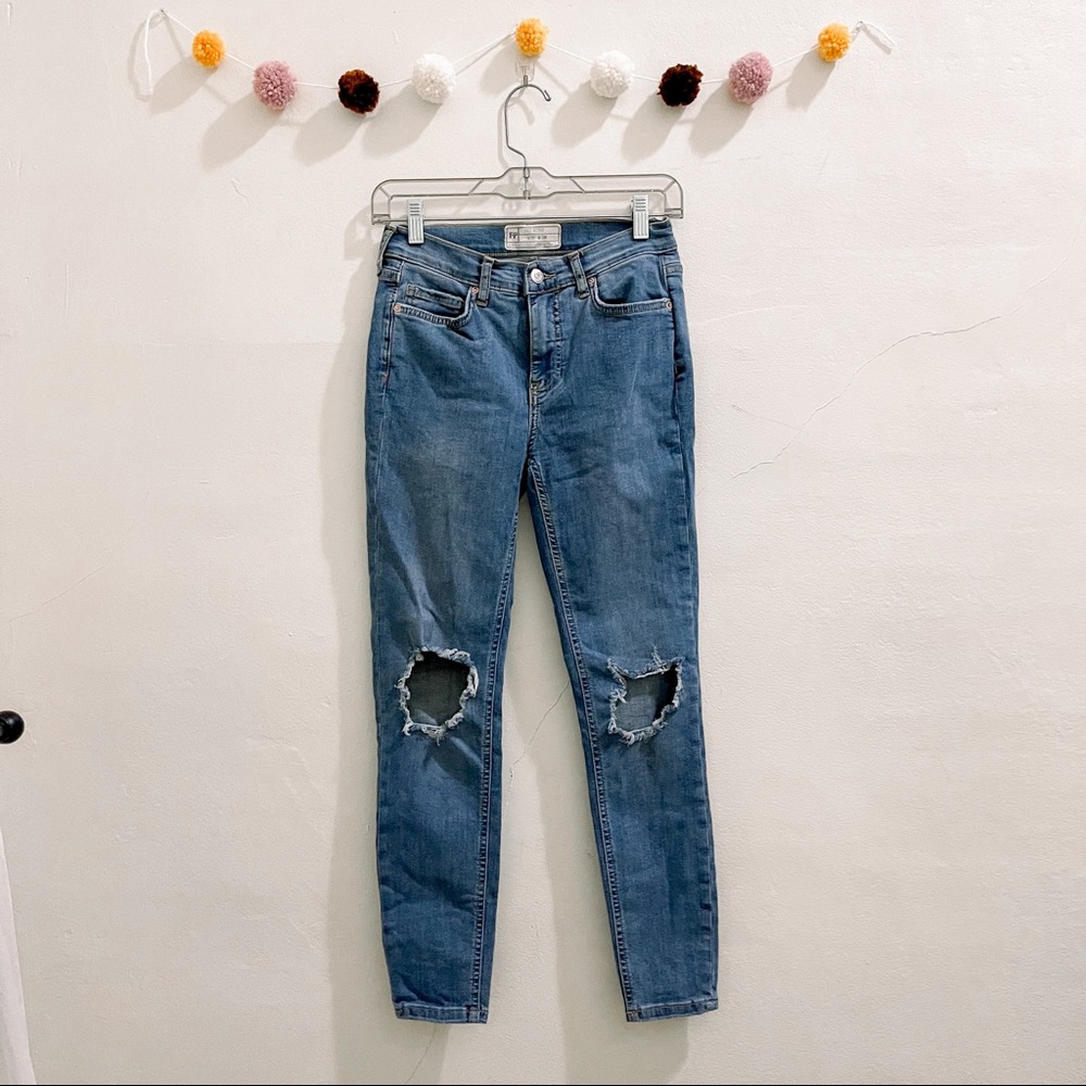 Free People Distressed Jeans Sz 26